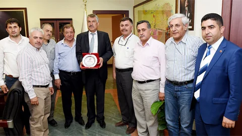 1 Mayıs'ta Teşekkür Plaketi