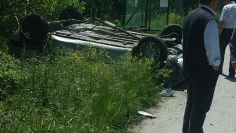 Ters Takla Atan Araçta Sürücü Sağ Kurtuldu