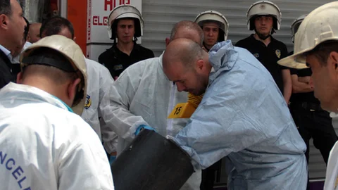 Adana'da Patlama Sonrası Pasaport Bulundu