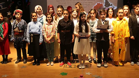 İhlas Koleji'nde Şiir Dinletisi