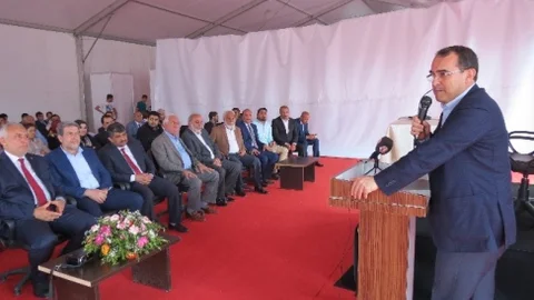 Sadullah Ergin Kitap Fuarında Konferans Verdi