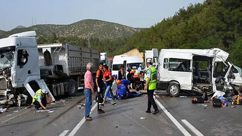 Bilecik'te Cezaevi Aracı Kazası: 3 Ölü, 6 Yaralı