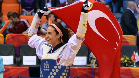 İrem Yaman Tekvando'da Altın Madalya Kazandı
