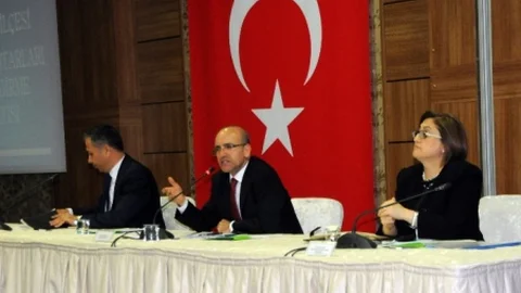 Maliye Bakanı Gaziantep'te İncelemelerde Bulundu