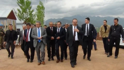 Çukurca Üzümlü Sınır Kapısı Açıldı