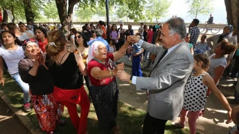 Hıdırellez Şenlikleri Selçuk'ta Kutlandı