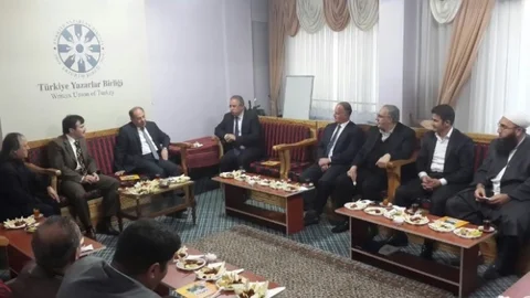 Eski Bakan Akdağ Erzurum'da Ziyarette Bulundu