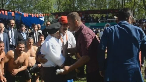 Yaşlı Adamın Fotoğraf İsteği