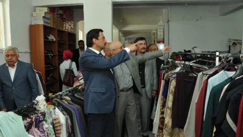 Keçiören'de Suriyelilere Yardım Mağazası Açıldı