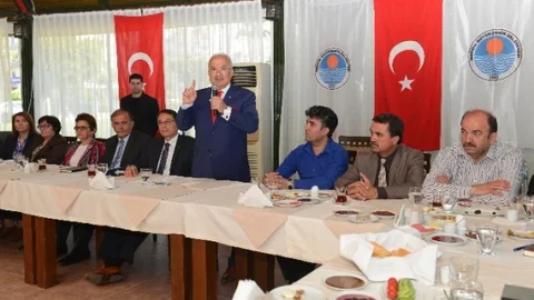 Mersin'de Muhtarlarla Toplantı Yapıldı