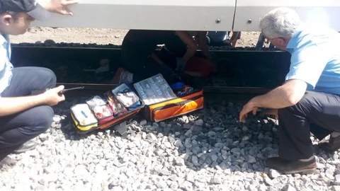 15 Yaşındaki Kız Tren Altında Kaldı
