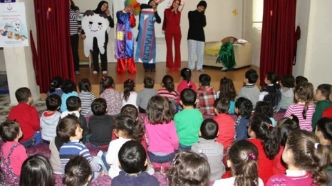Van'da Miniklere Diş Sağlığı Uygulaması