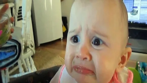 Bebeğin Avokado Denemesi Gülümsetti