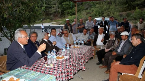 AK Parti Adayı Gazipaşa'da Esnafla Buluştu