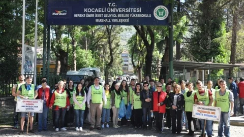 Körfez'de Çevre Yürüyüşü Düzenlendi