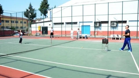 Düzce'de Ücretsiz Tenis Kursları Devam Ediyor