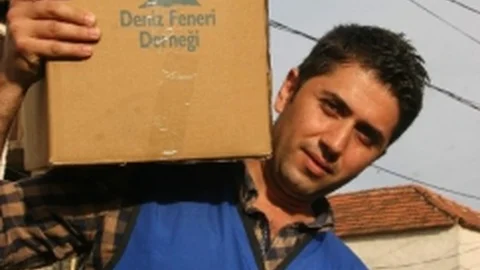 Deniz Feneri Derneği Van'da Yardımda Bulundu