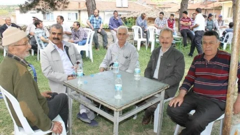 Kırkağaç'ta Geleneksel Hayır Yemekleri Devam Ediyor