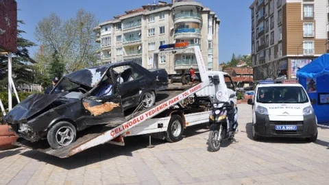 Bozüyük'te Trafik Bilgilendirme Standı Açıldı