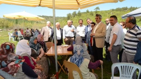 MHP Adayı Zeynel Balkız Manisa'da Ziyaretler Yapıyor