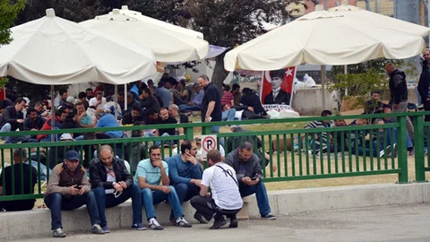 Bursa'da İşçiler Eylemde Kalıyor