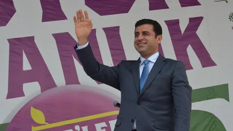 Selahattin Demirtaş'tan AK Parti Tepkisi