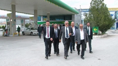 MHP Adayları Van Oto Sanayi'ni Ziyaret Etti