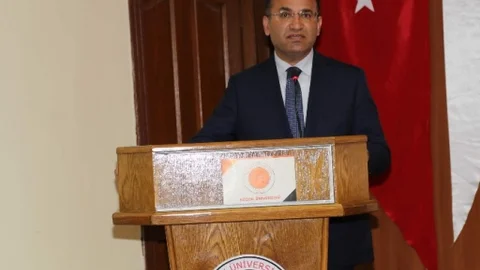 Bekir Bozdağ Yozgat'ta Konferans Verdi