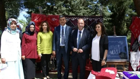 Bozova'da Yılsonu Sergisi Düzenlendi