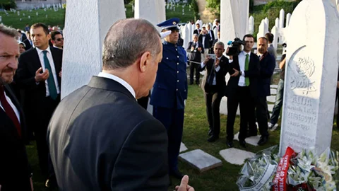 Cumhurbaşkanı Erdoğan Kovaçi Şehitliği'nde Ziyaret Gerçekleştirdi