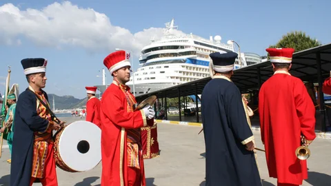 Marmaris'te Mehteranlı Karşılama Etkisi