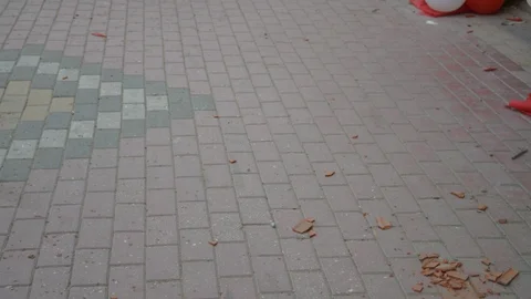 Bilecik'te Dökülen Tuğlalar Tehlike Oluşturuyor