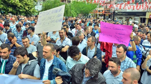 Kocaeli Ford İşçileri Bursa'ya Destek İçin Yola Çıktı