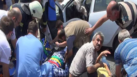 Turgutlu'da İki Araç Çarpıştı