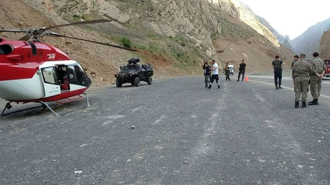 Hakkari'de Ambulans Helikopter Zorunlu İniş Yaptı