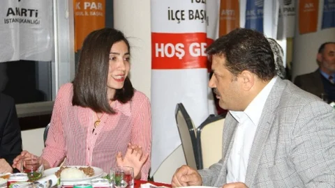 AK Parti Adayları Şehitlerle Buluştu