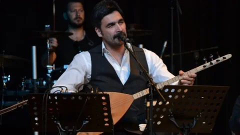 Uğur Işılak Kağıthane'de Konser Verdi