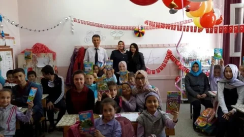 Hisarcık'ta Kitap Bağışı Yapıldı