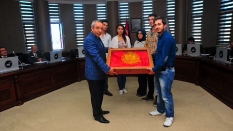 57. Alay Sancağı Van'da Sunuldu