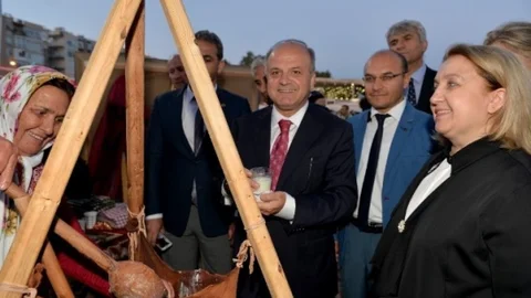 Mersin'de Yıl Sonu Sergisi Açıldı