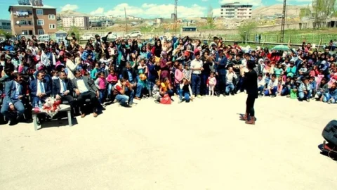 Van'da Bahar Şenliği Coşkusu