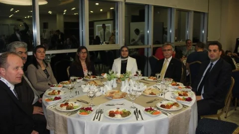 Sinop'ta Sempozyuma Veda Yemeği Düzenlendi