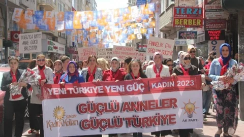 Sinop'ta Anneler Günü Yürüyüşü