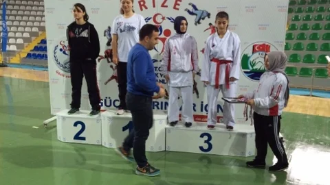 Rize'de Karate Müsabakaları Sonuçlandı