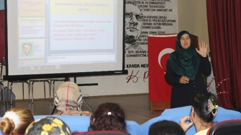 Karaman'da Kadın Meclisi Eğitimleri Devam Ediyor