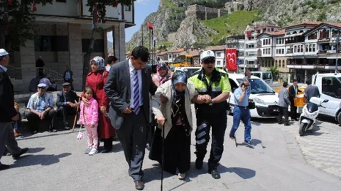 Amasya'da Polis Yardım Etti