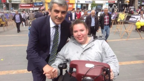 MHP Adayı Orhan Erzurum Engellilere Destek Verdi