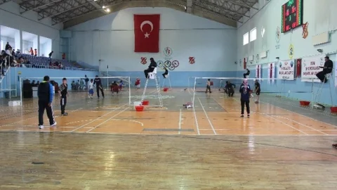 Ağrı'da Badminton Yarışmaları Başladı