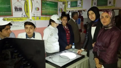 Ağrı'da Bilim Fuarı Açılışı Yapıldı