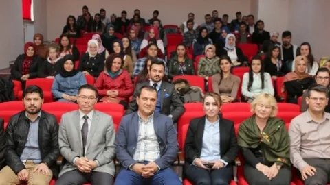 Ardahan Üniversitesi'nde Kırgız Yazar Tanıtıldı